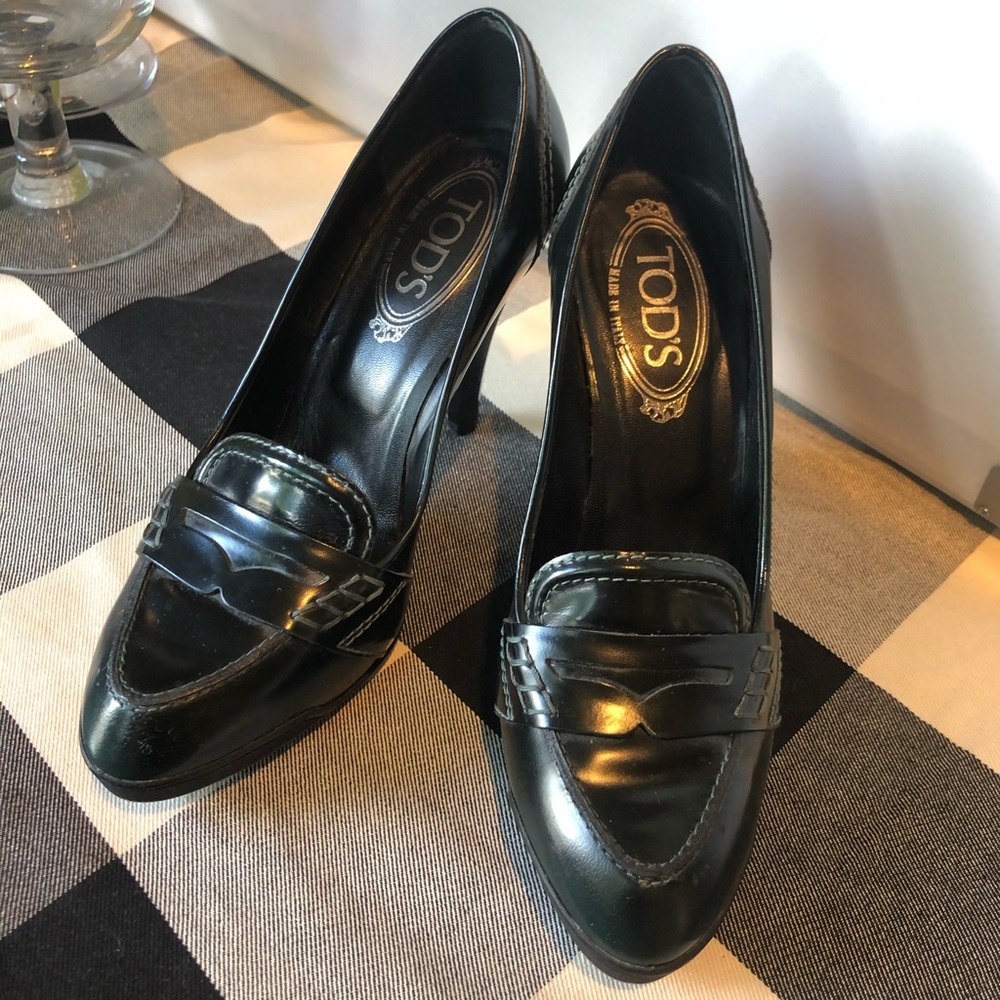 Gorgeous Tods loafer style pump in size 37